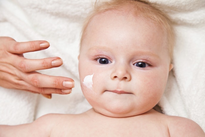 melhores loções hidratantes para bebê no rosto