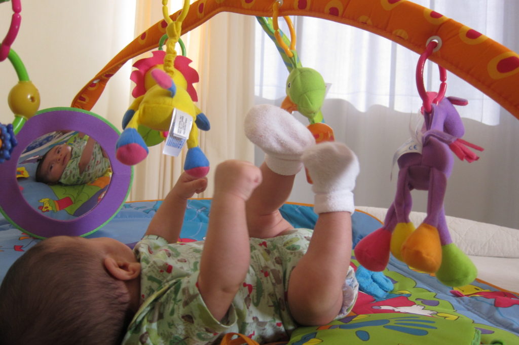 quais os melhores tapetes de atividades para bebês