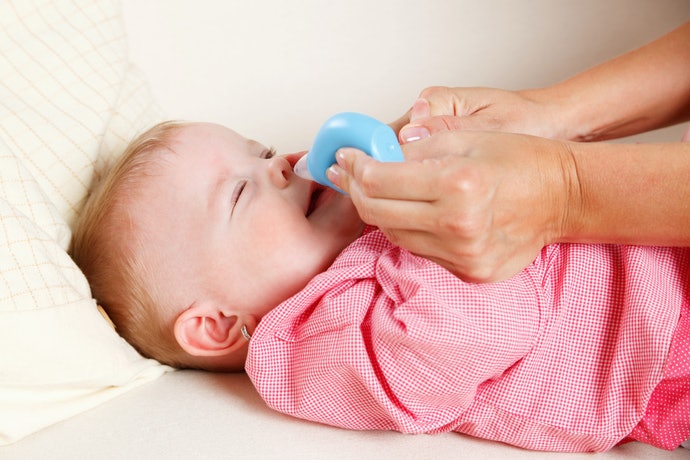 bebê limpeza do nariz como fazer